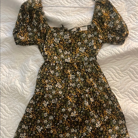 LE LIS Tie Back Floral Dress in Black and Yellow - Picture 1 of 6